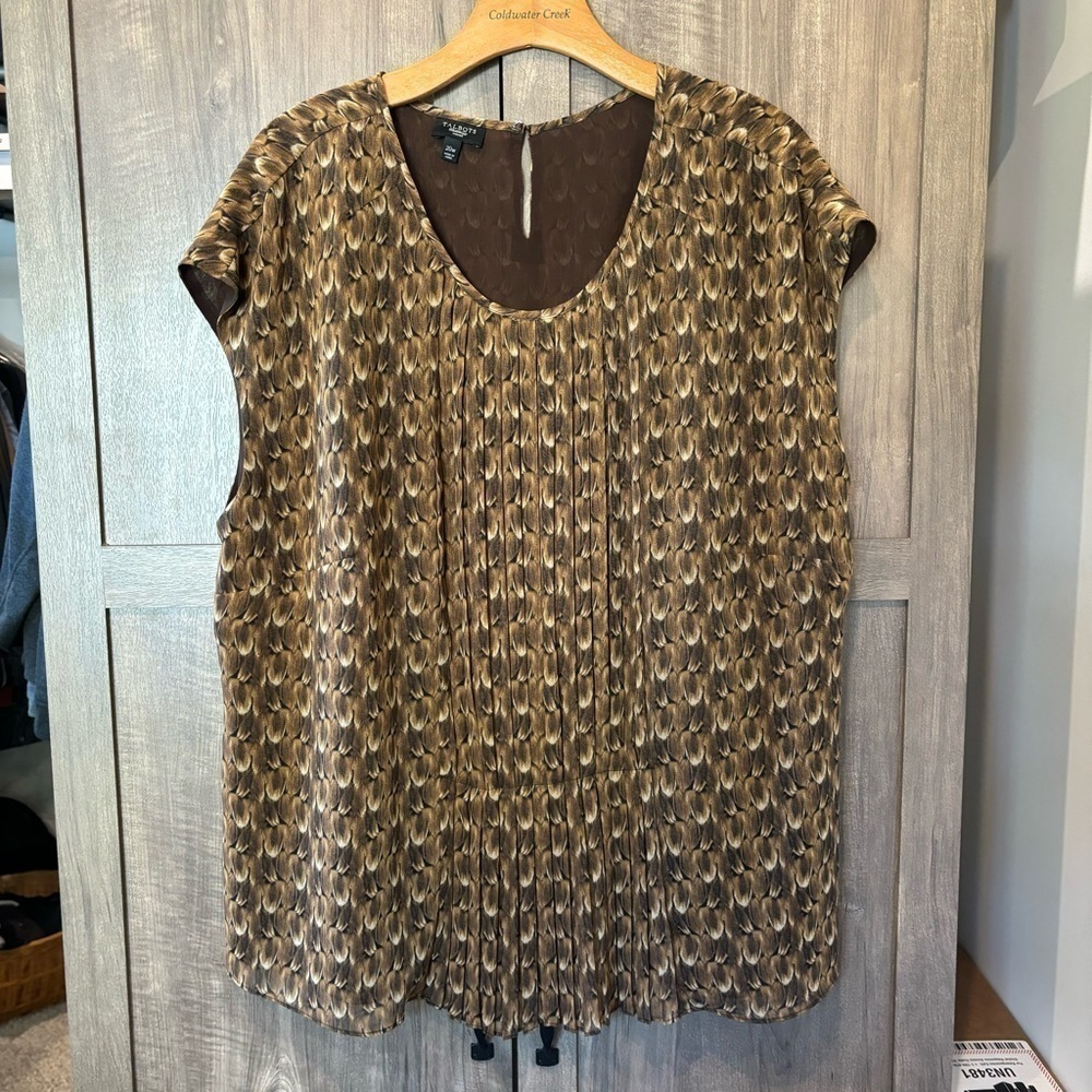 Talbots Woman 20W Blouse Top Cap Sleeve Pleated Front Lined Feather Print